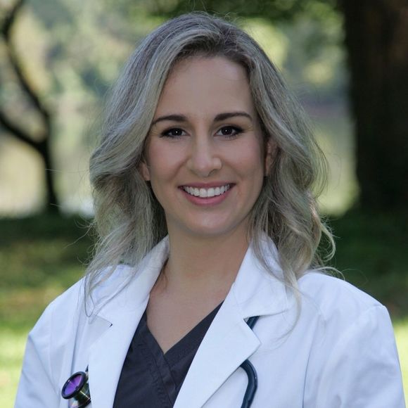 Meet your Posher, Emilie - Picture 1 of 1